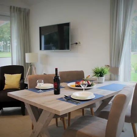 Am Quendorfer Haus Nr.10 * שוטורף